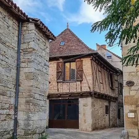 Dans Maison Du Xvi Siecle Holiday home *