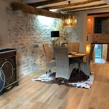 Dans Maison Du Xvi Siecle *