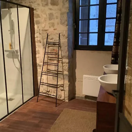 Dans Maison Du Xvi Siecle *